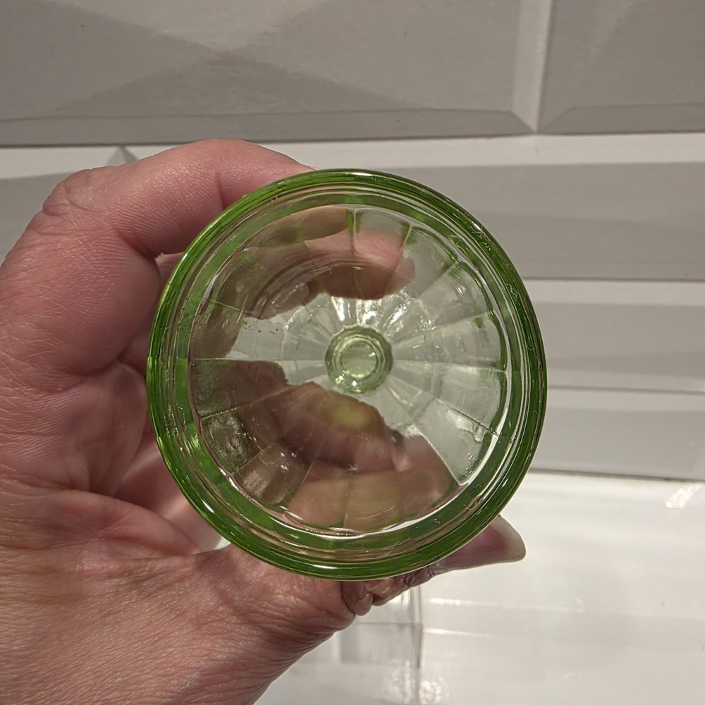 2 Anchor Hocking Pillar Optic Green Cordial Glasses 3 1/8" Uranium Glass - Picture 8 of 11